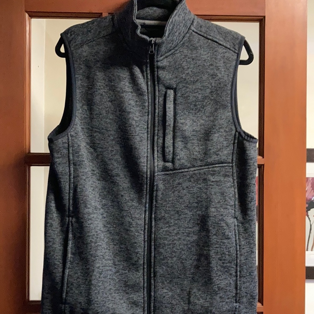 Men’s Lands End fleece vest.